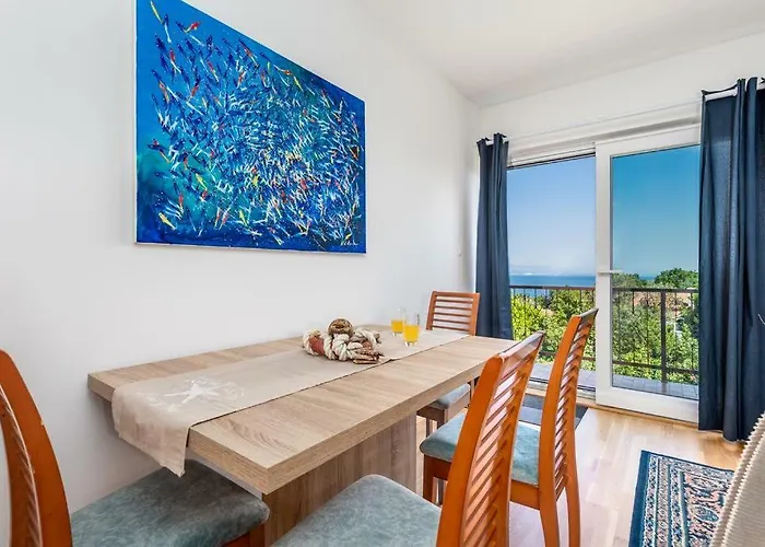 Roza, Sea View, Free Parking Apartamento Ičići