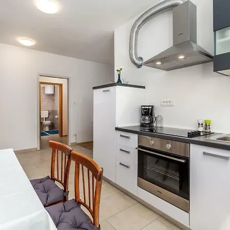 Apartment Roza, Sea View, Free Parking *