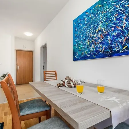 Apartment Roza, Sea View, Free Parking
