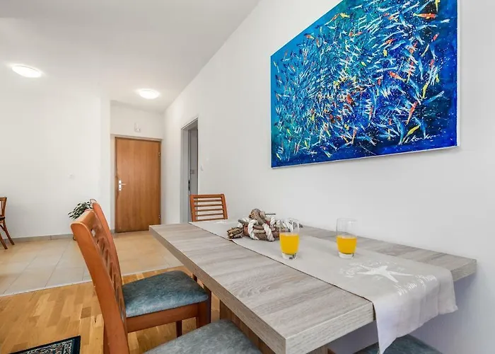 Apartment Roza, Sea View, Free Parking